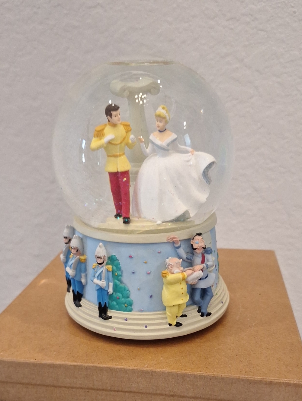 Disney Cinderella A Dream Is A Wish Your Heart Makes 6" Musical Snowglobe
